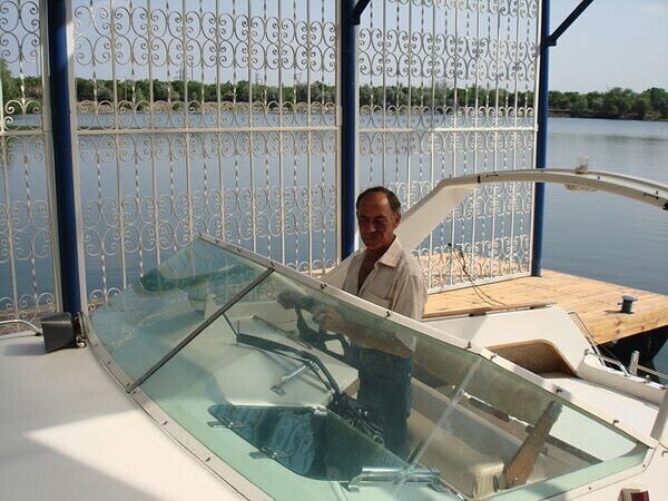  22498725  Nikolay, 77 ,    