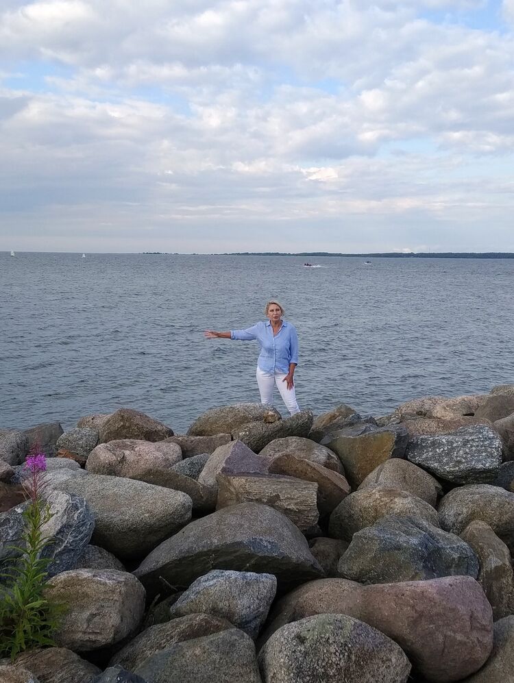  ,   Valentina, 59 ,   c 