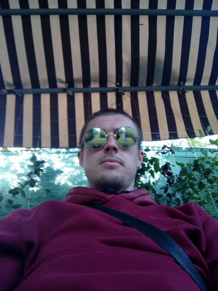  24963775  VITALYi, 35 ,     