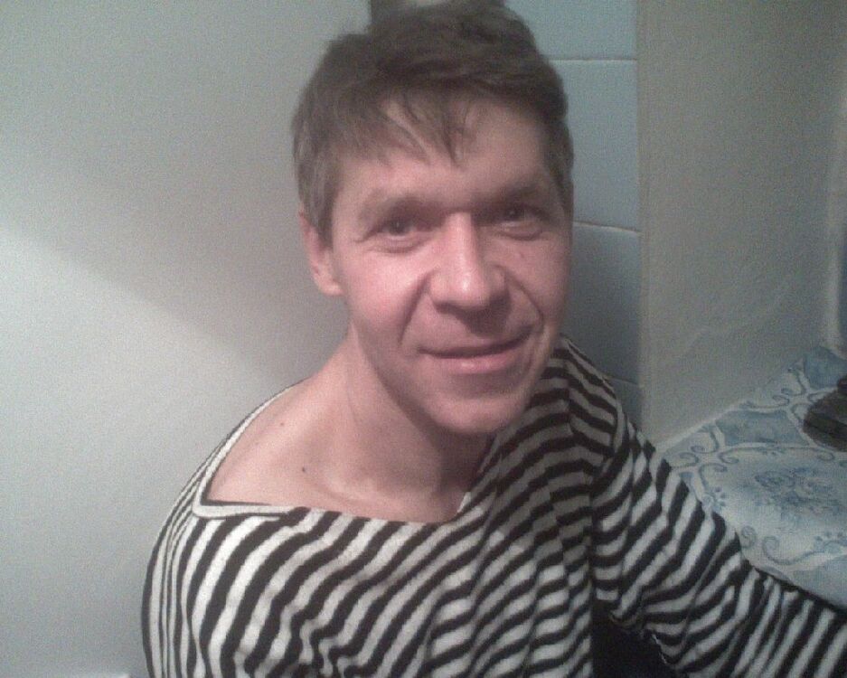  4835795  Sergei, 54 ,    