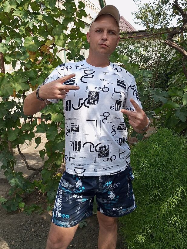  46013365  SERGA, 41 ,    