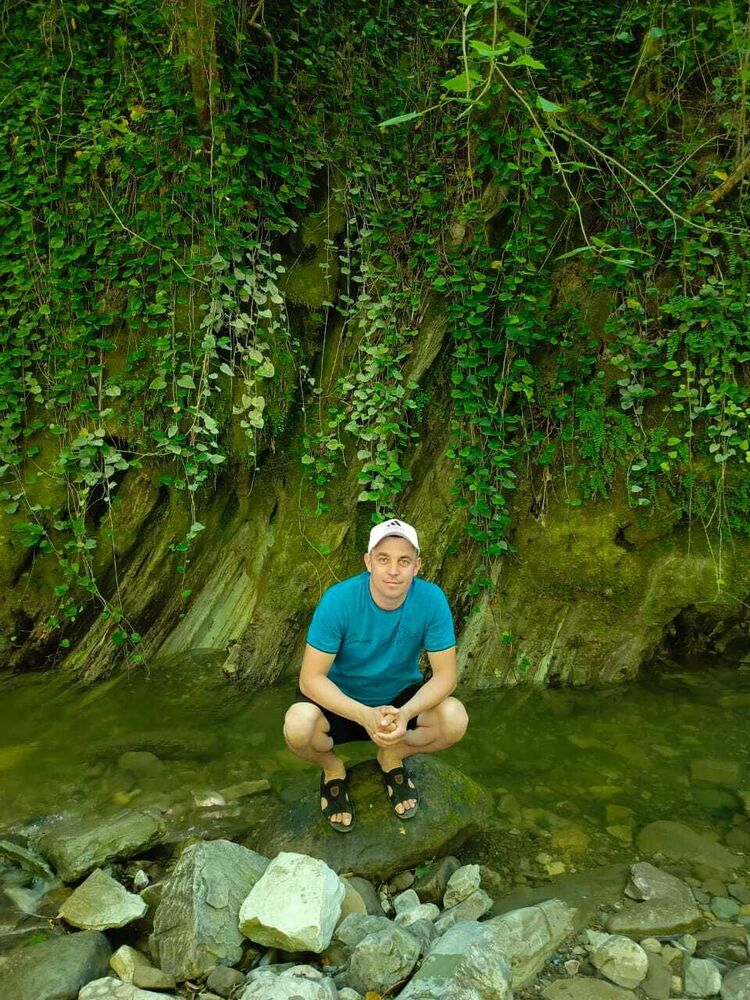  ,   Ivan, 37 ,     , c 