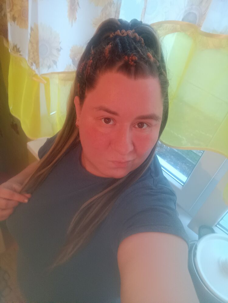  49133845  Kristina, 32 ,    