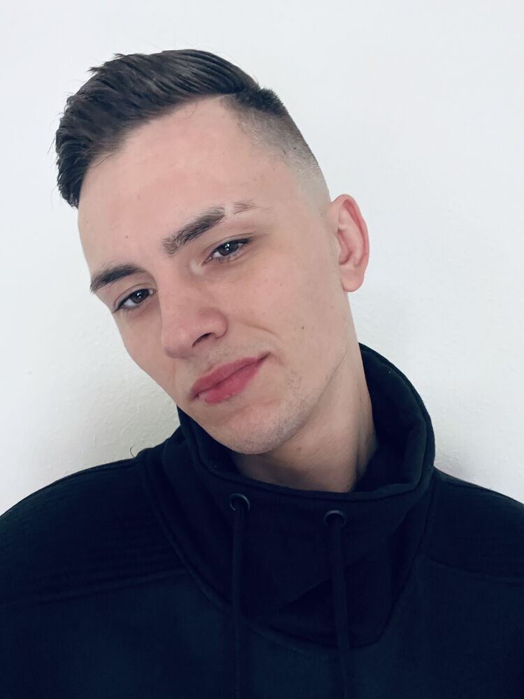  ,   Igor, 19 ,   ,   