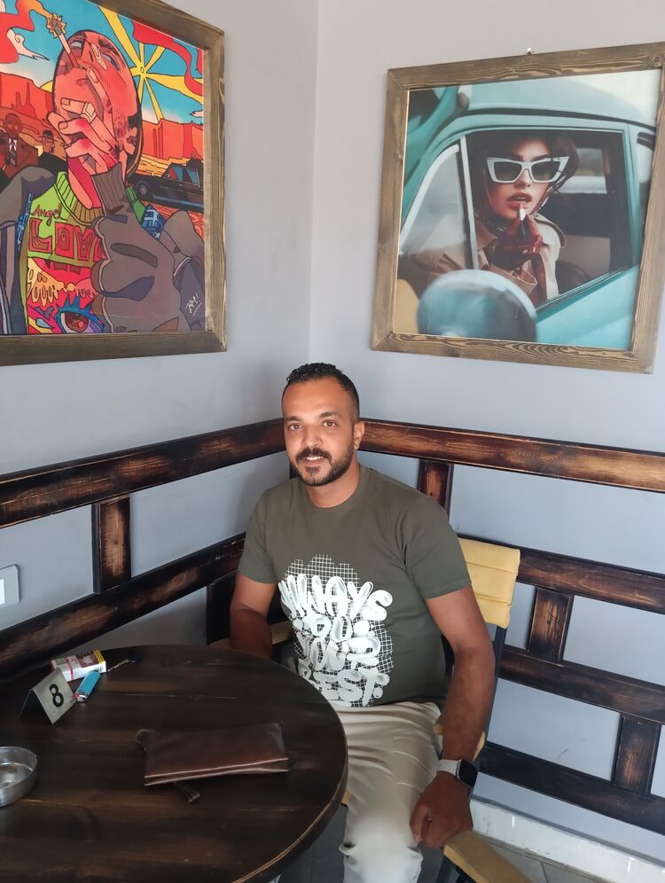  44517685  Mohamed, 33 ,    