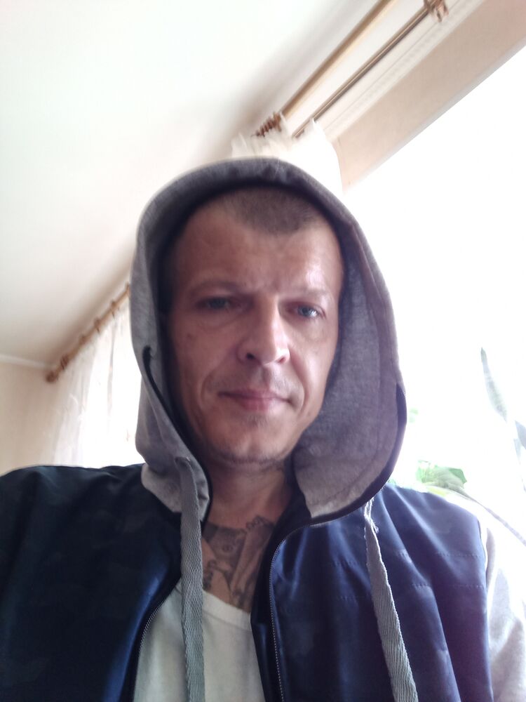  52198925  Zayarca, 43 ,    