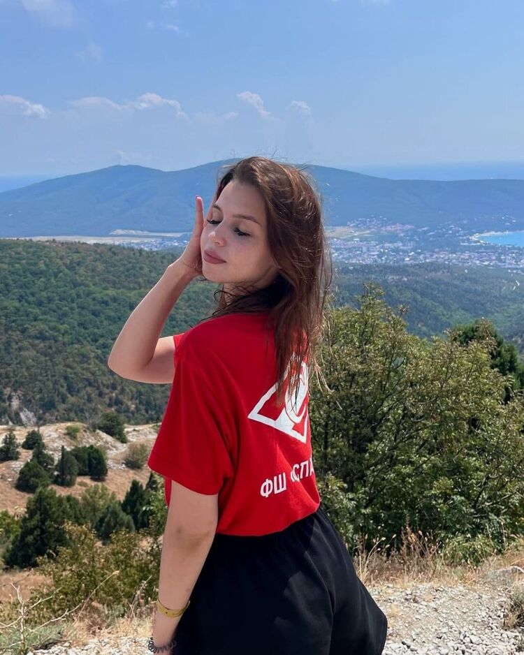  51771635  , 21 ,    -