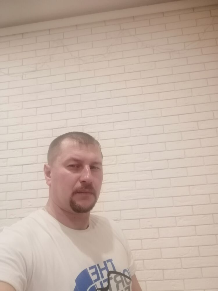  26120895  Aleksandr, 40 ,     