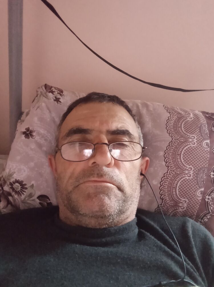  35949165  Hesret, 54 ,    