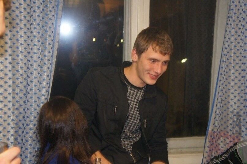  18945835  Sergei, 34 ,    