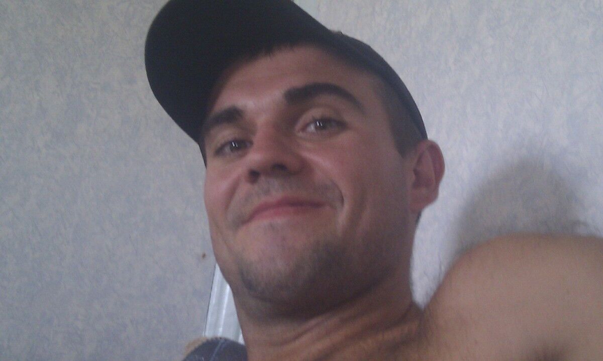  6412115  Aleks, 41 ,    