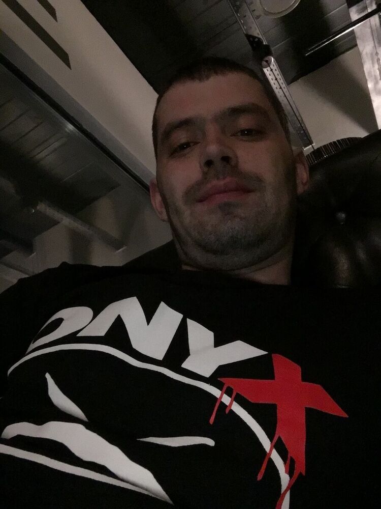  22306305  Max, 35 ,    