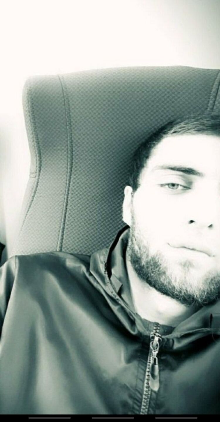  32714485  Anzor Lezgin, 33 ,    