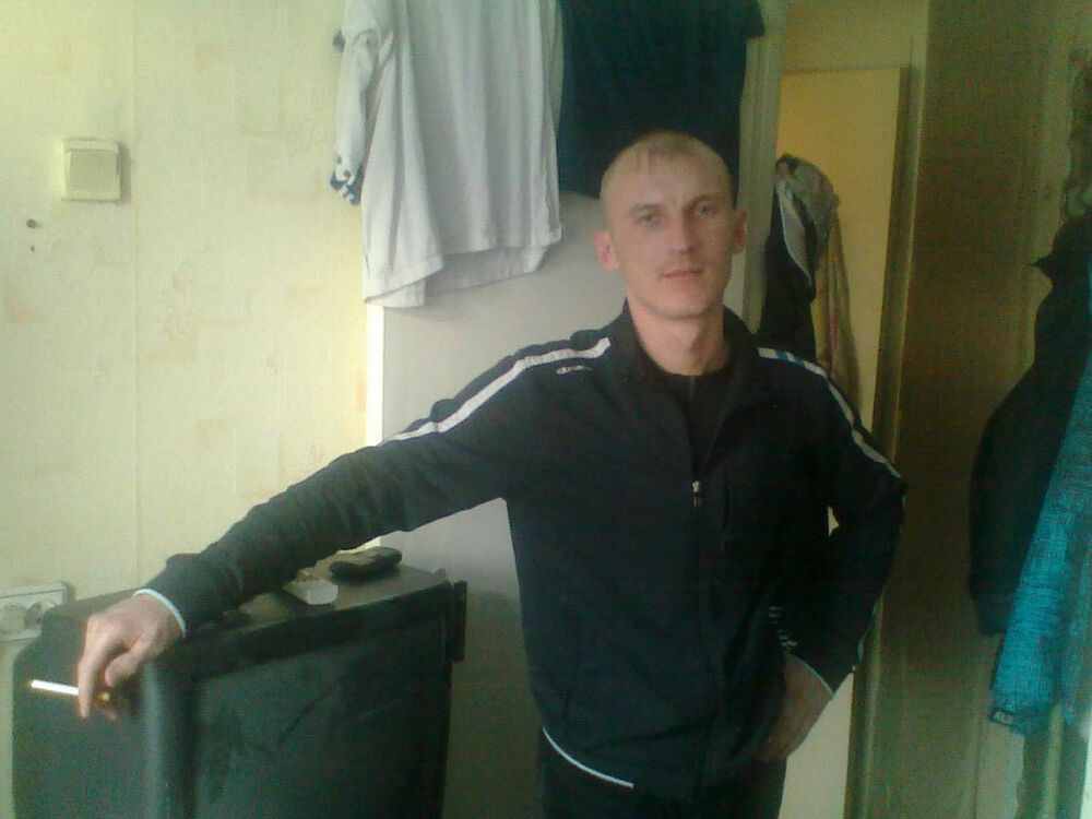  19028015  Anton, 41 ,    