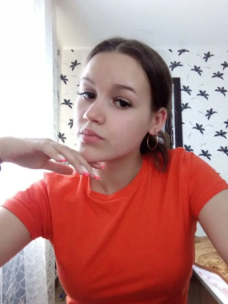  ,   Daria, 18 ,   ,   