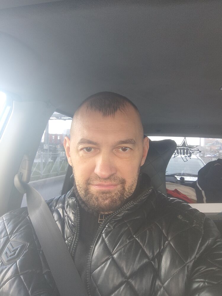  42310655  Rostislav, 37 ,    