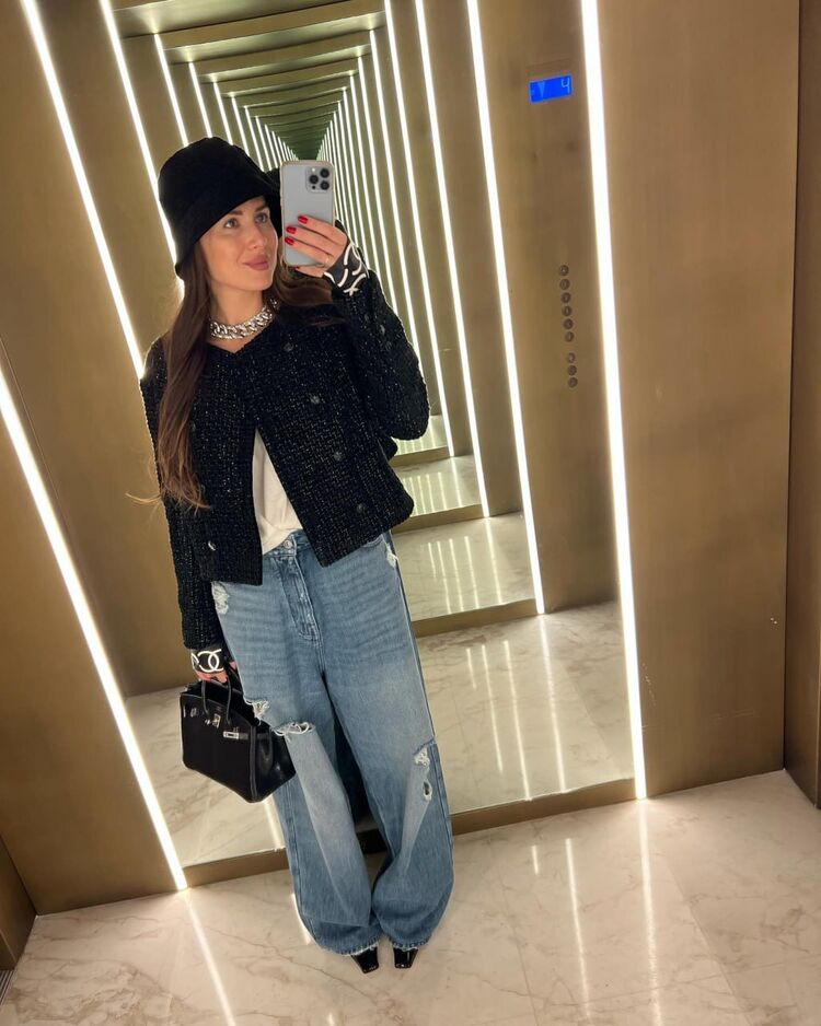  51743835  , 25 ,    -