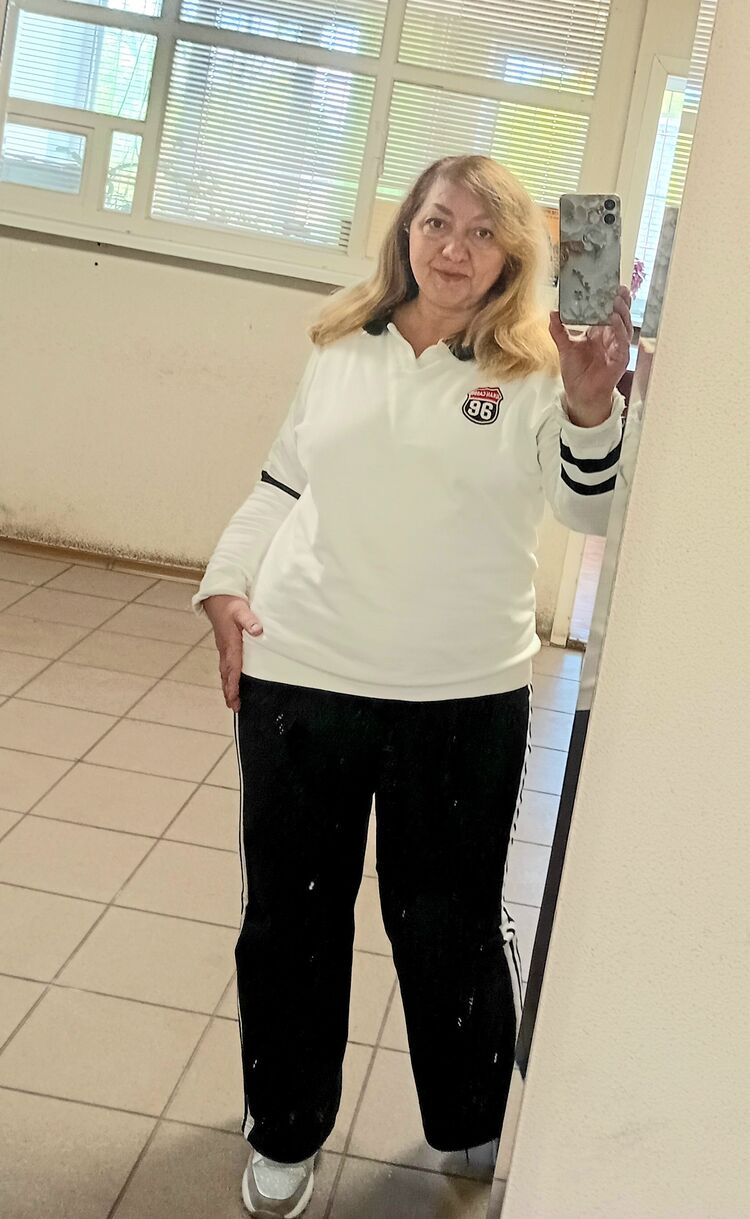  51285245  Olga, 48 ,     