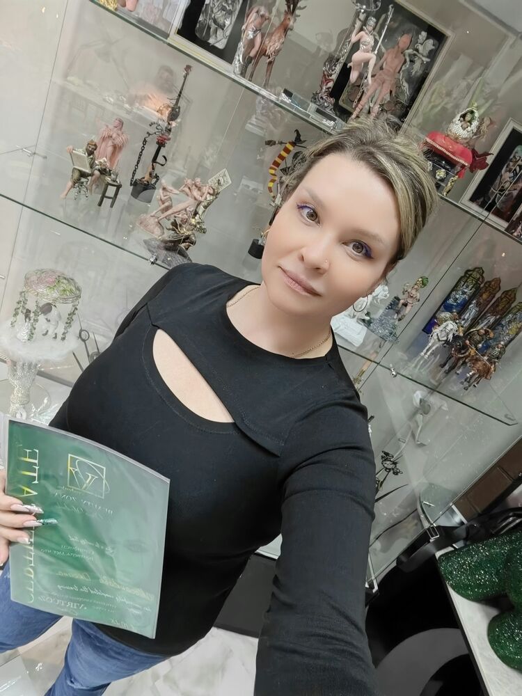  53939325  Ksyha, 46 ,    