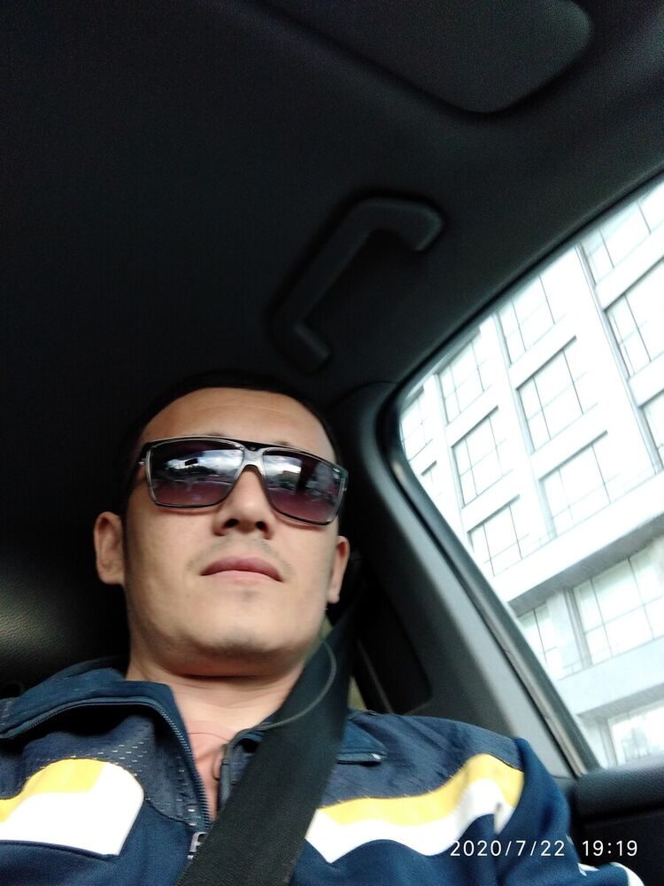  20570955  Erik, 35 ,    