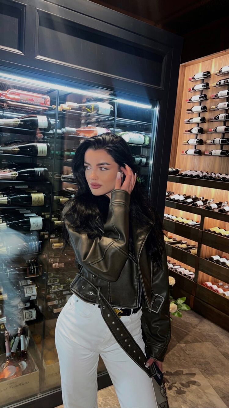 ,   Daria, 29 ,   c 