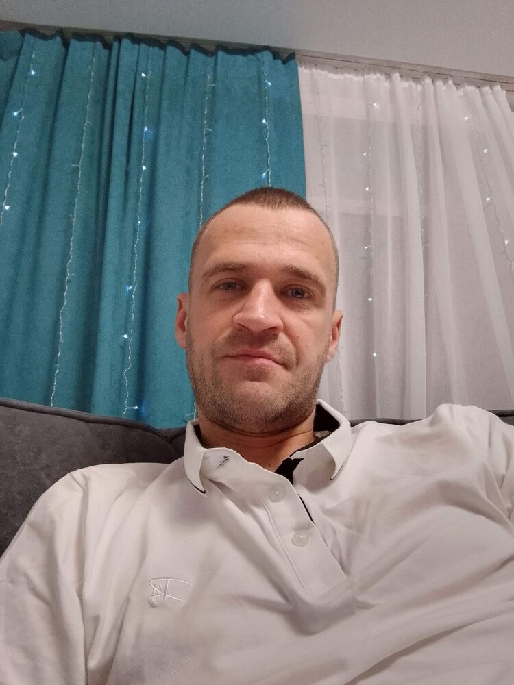  ,   Artem, 37 ,   ,   , c , 