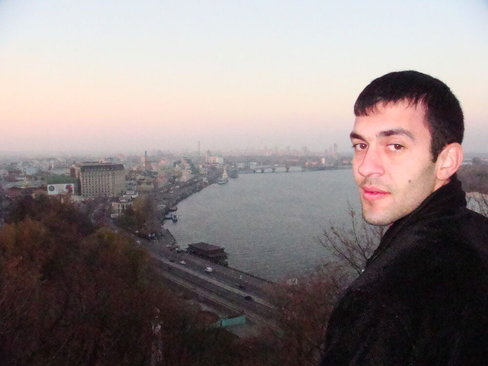  6032385  Artak, 42 ,    