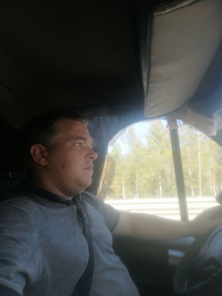  41484405  Oleg, 37 ,    