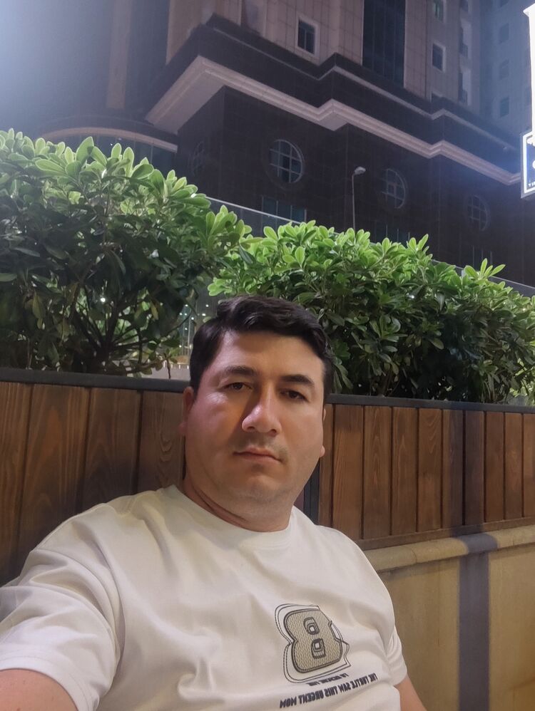  ,   Ruslan, 40 ,   ,   
