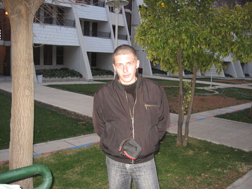  20481975  Aleksandr, 44 ,    