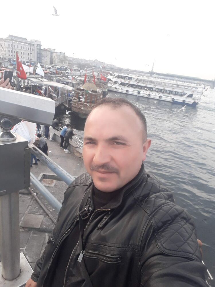  53216385  Ali, 44 ,    