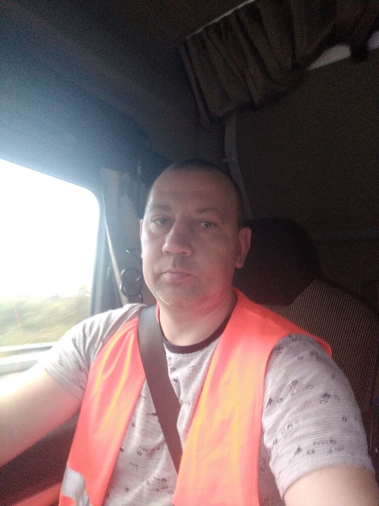  31604855  Dmitrij, 49 ,    