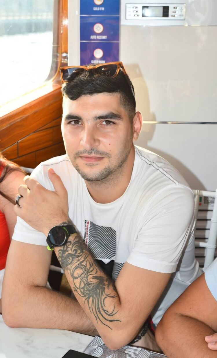  47985965  Narek, 33 ,    