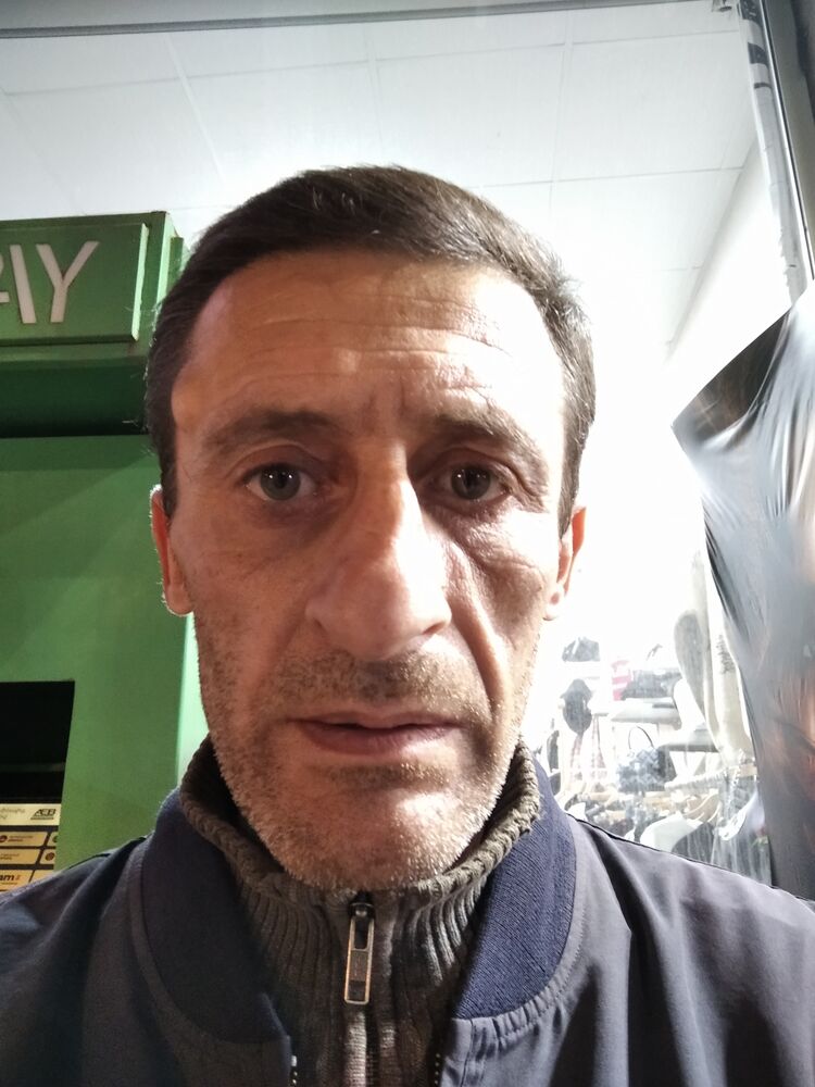  47732915  Aram, 52 ,    
