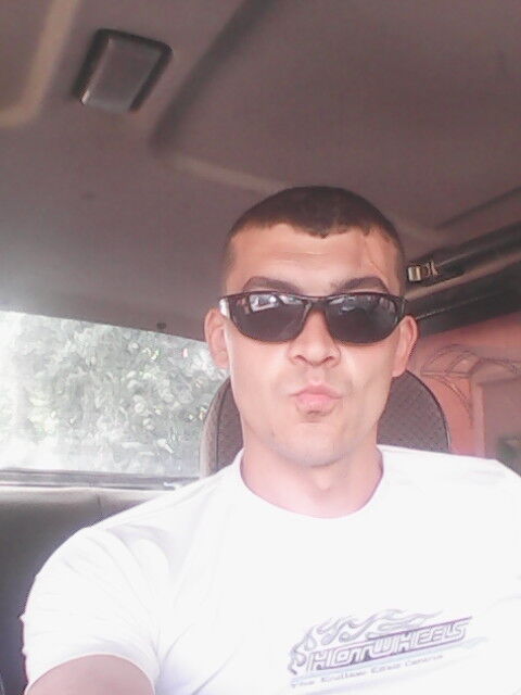  7056065  Vitalik, 35 ,     