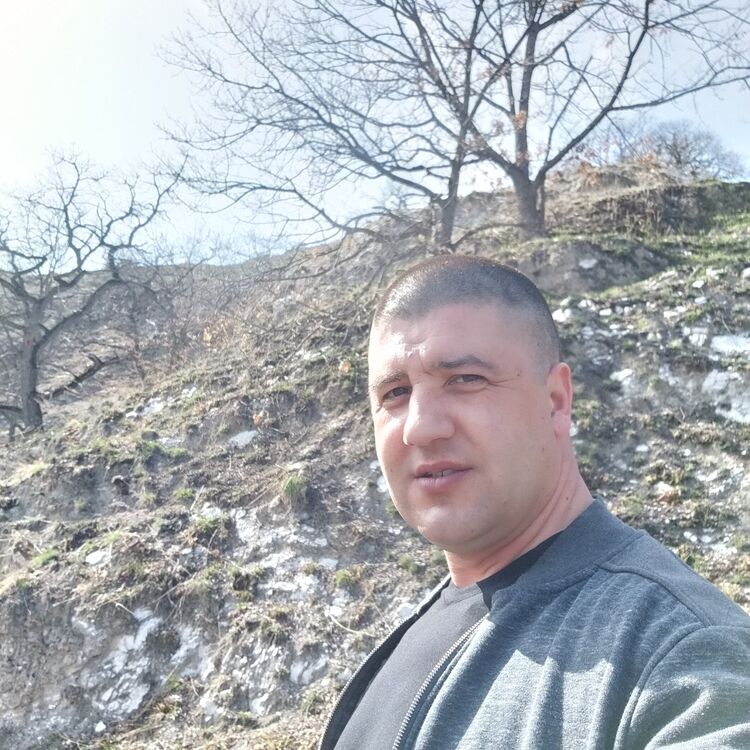  ,   Leonid, 40 ,   ,   