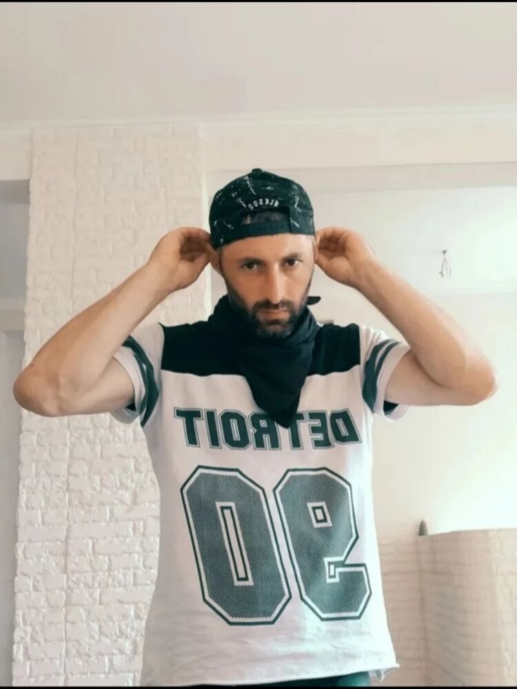  ,   B u m   r, 37 ,   ,   