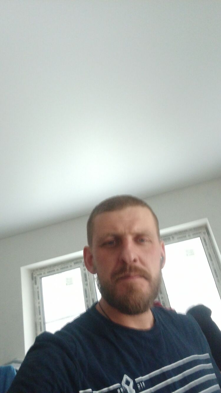  40403695  , 42 ,    