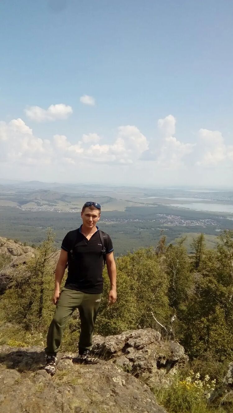  46182125  Vladimir, 29 ,    
