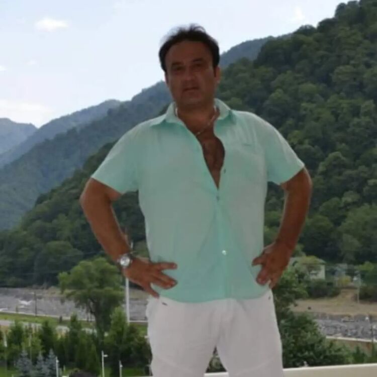  ,   Bob, 42 ,   ,   