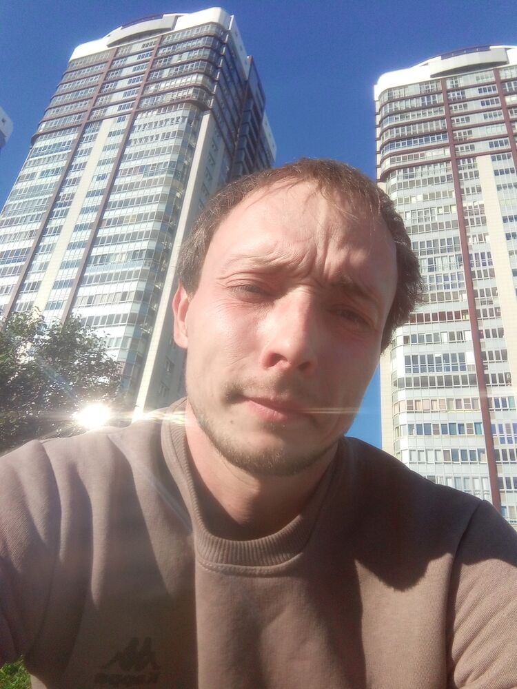  48111485  Garik, 28 ,    
