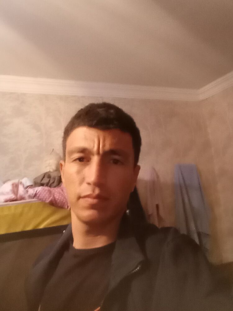  38974665  Atash, 31 ,    