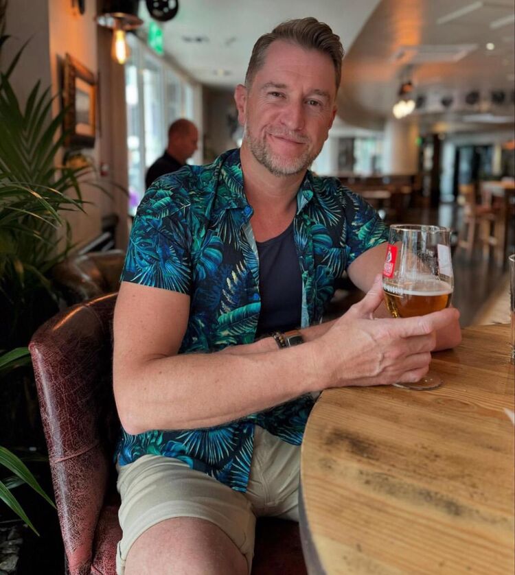  45162255  Tim, 47 ,    Devon