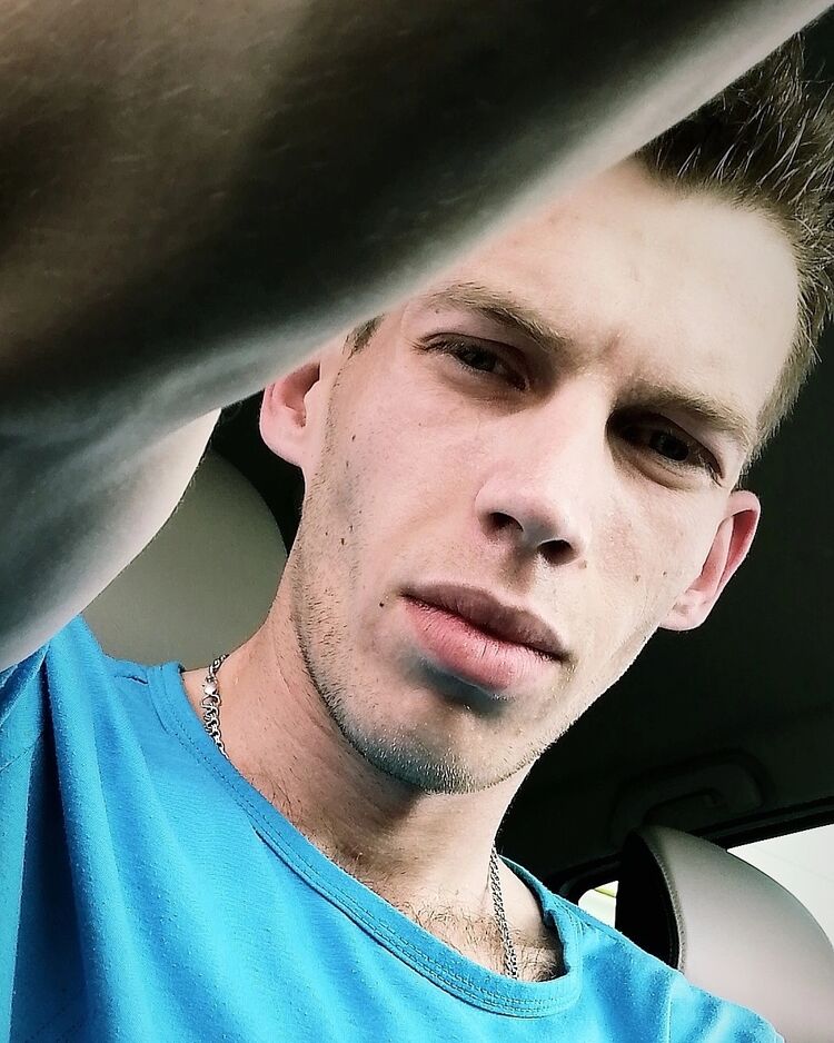  40182095  Alexander, 31 ,    