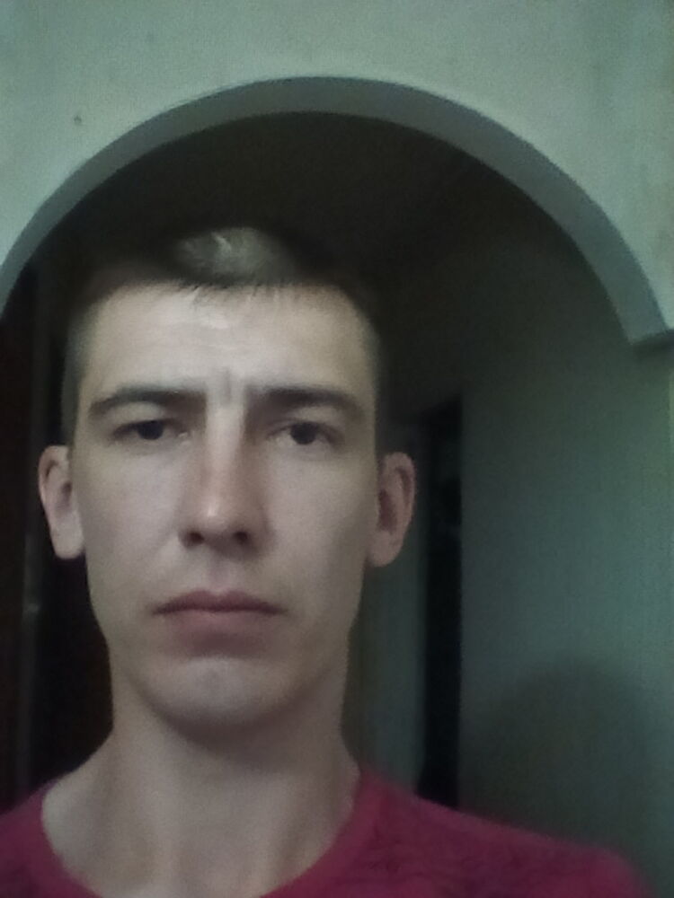  16054725  Viktor, 34 ,    