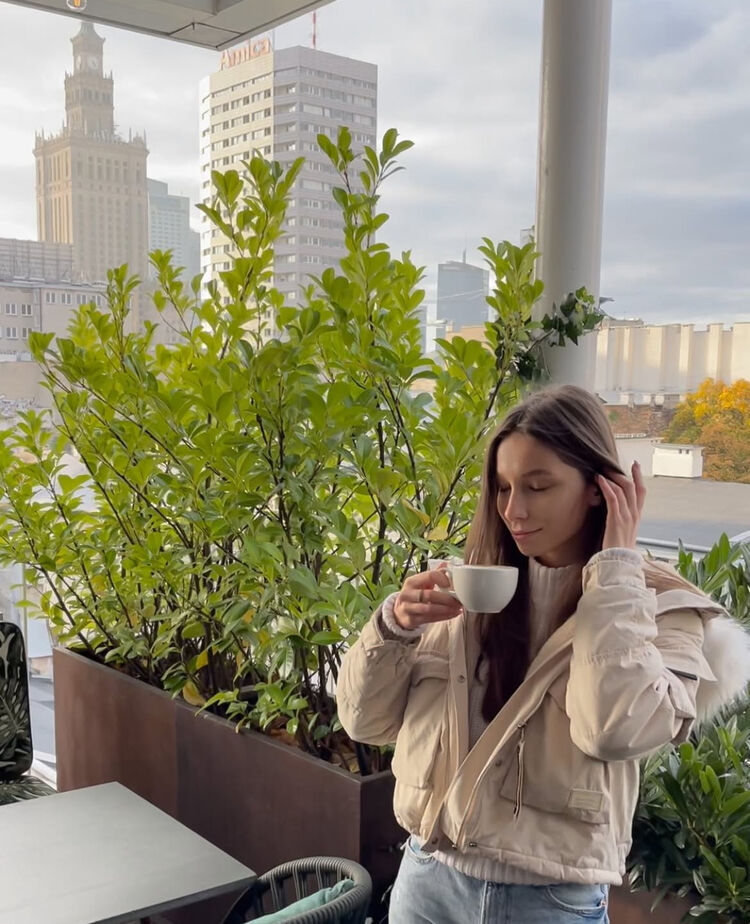  54114245  Yana, 21 ,    