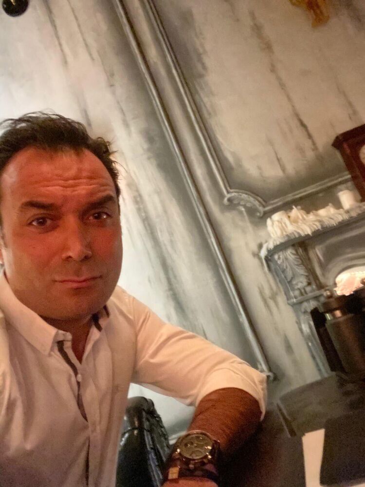  23810505  Martin, 42 ,    