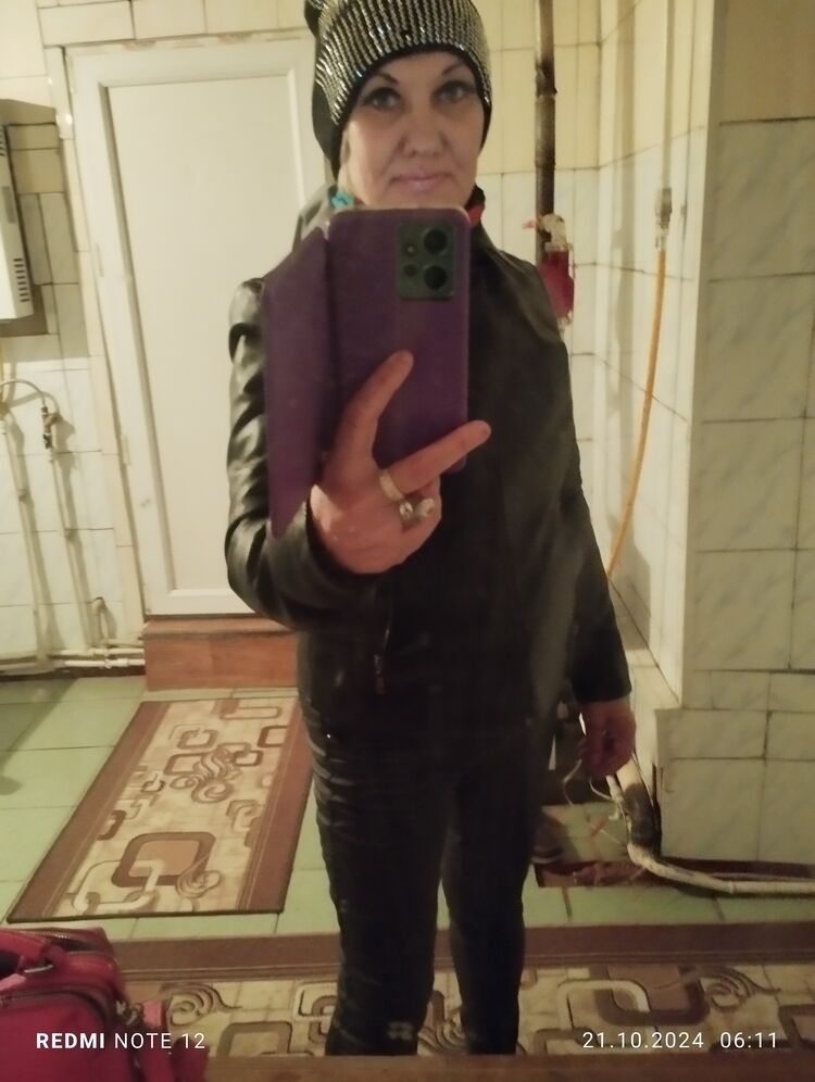  ,   Svetlana, 53 ,     