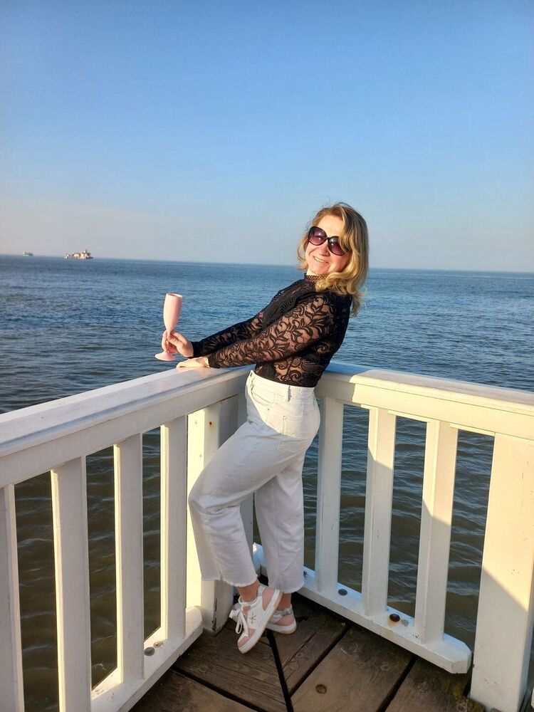 Stade,   , 43 ,   ,   , c 
