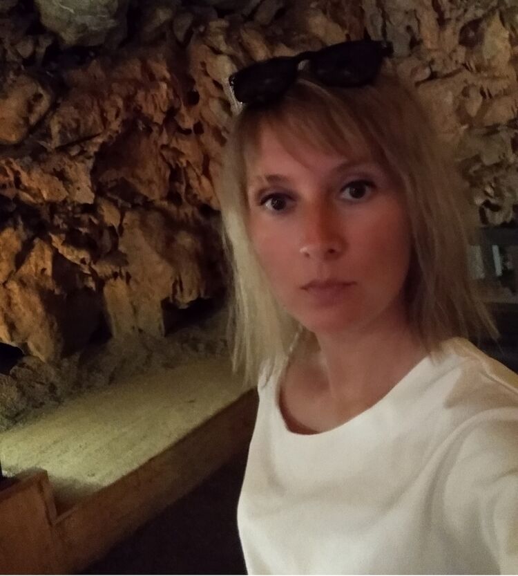  54260225  Alena, 38 ,    Kuta